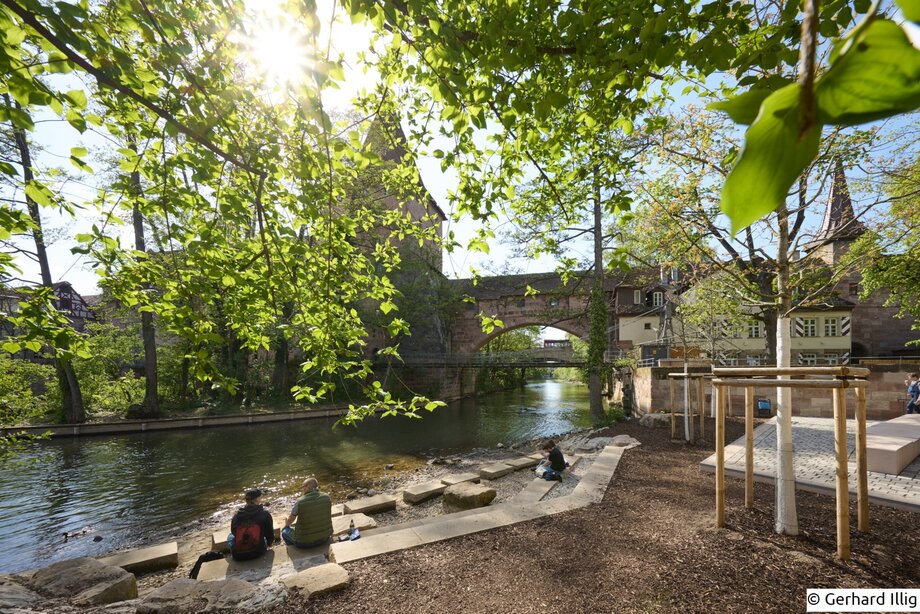 Aufenthaltsqualität an kühlem, beschatteten und erlebbarem Gewässerufer in Nürnberg