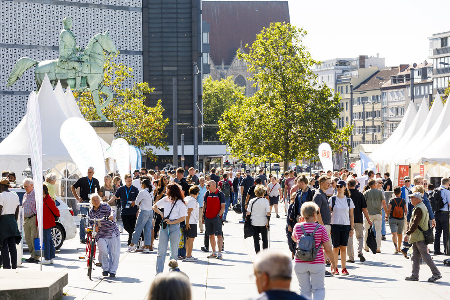 Tag der Schiene auf dem Schlossplatz Braunschweig